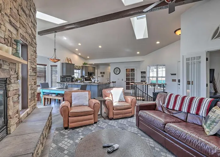 Modern Flagstaff Home: Deck, Patio + Fire Pit Holiday home *